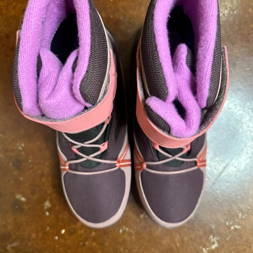 Girls Adidas Snow Boots - Picture 4 of 6